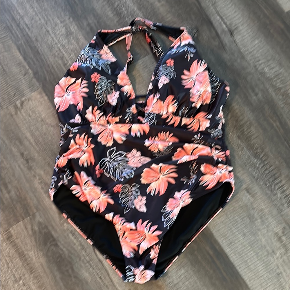Woman’s Size 22W Bathing Suit Swimwear